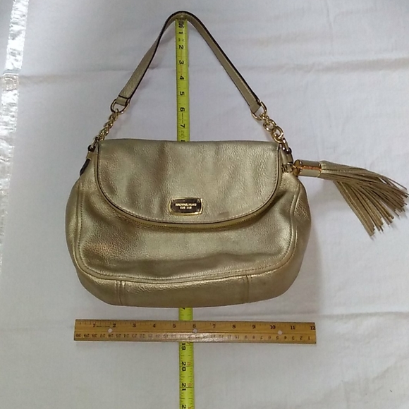**WKEND SALE** Michael Kors Metallic Pale Gold Bedford Tassel Med - Picture 8 of 16